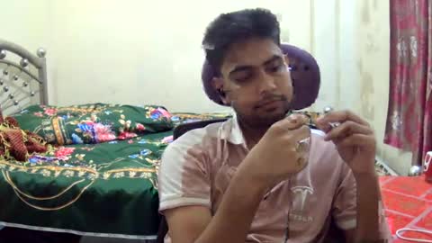 Snapshot of birbikrom104 chatting on 07/12/26, 06:43 birbikrom104 online show from 07/12/26, 06:43