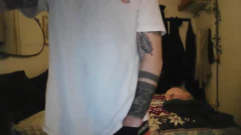 Snapshot of bird_0f_hermes chatting on 01/15/26, 04:11 bird_0f_hermes online show from 01/15/26, 04:11