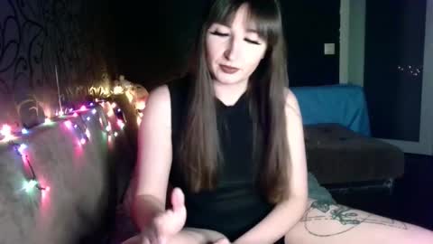 Snapshot of birdie_kiss chatting on 02/06/26, 07:28 birdie_kiss online show from 02/06/26, 07:28