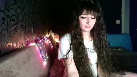 Snapshot of birdie_kiss chatting on 02/11/26, 07:30 birdie_kiss online show from 02/11/26, 07:30