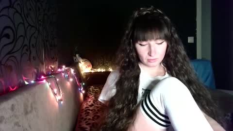 Snapshot of birdie_kiss chatting on 02/17/26, 08:15 birdie_kiss online show from 02/17/26, 08:15