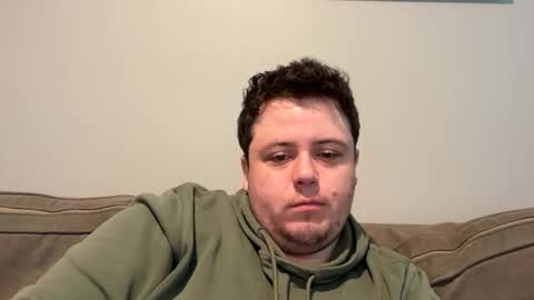 Snapshot of bisexualchubbyboy chatting on 12/27/24, 01:32 james online show from 12/27/24, 01:32