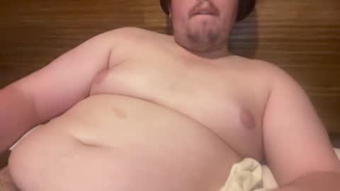 Snapshot of bisexualchubbyboy chatting on 05/21/26, 10:44 james online show from 05/21/26, 10:44