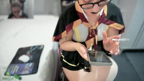 bisex woman online show from 12/19/25, 02:13