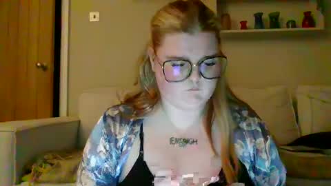 bitch_kittiexo online show from 12/28/24, 07:22