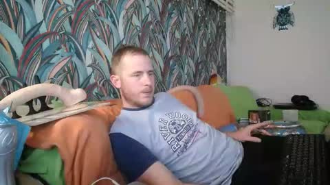 Snapshot of bizoukey15 chatting on 09/20/25, 02:12 bizoukey15 online show from 09/20/25, 02:12