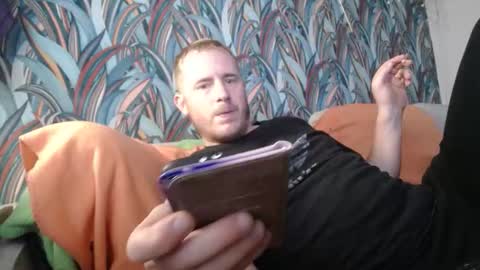 Snapshot of bizoukey15 chatting on 09/20/25, 09:27 bizoukey15 online show from 09/20/25, 09:27