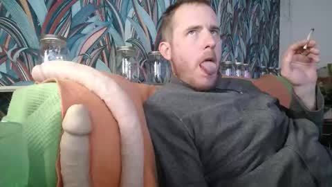 Snapshot of bizoukey15 chatting on 09/24/25, 08:34 bizoukey15 online show from 09/24/25, 08:34