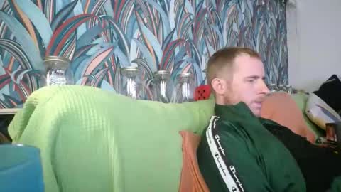 Snapshot of bizoukey15 chatting on 09/25/25, 10:46 bizoukey15 online show from 09/25/25, 10:46