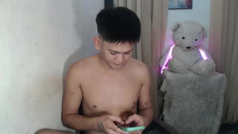 Snapshot of bj_alex31 chatting on 10/27/25, 06:50 alex online show from 10/27/25, 06:50