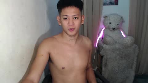 Snapshot of bj_alex31 chatting on 10/29/25, 01:08 alex online show from 10/29/25, 01:08