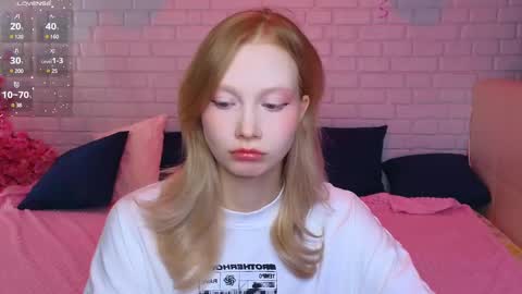 Julia online show from 03/11/25, 01:26