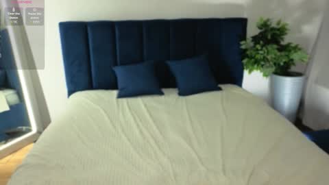 Julia online show from 09/21/25, 09:16