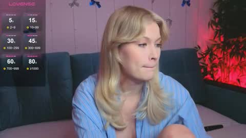 Julia online show from 02/02/26, 02:27