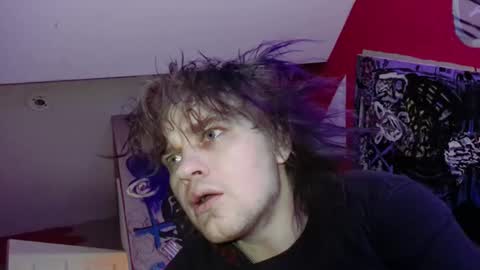 Snapshot of bjornlovesza chatting on 01/04/25, 08:37 B Misty online show from 01/04/25, 08:37