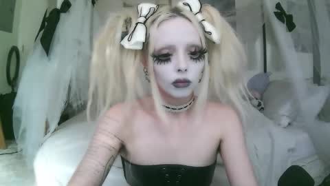 vampire fang  online show from 02/13/26, 08:05