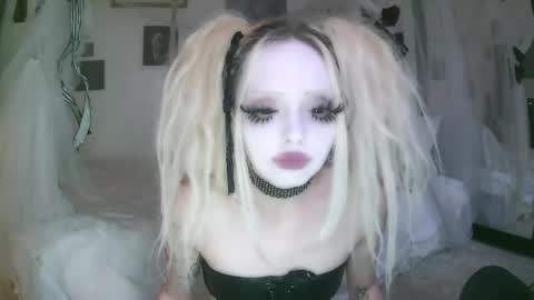 vampire fang  online show from 04/02/26, 06:16