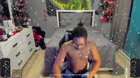 Plant Base Streamers From Pennsylvania online show from 12/24/24, 11:11