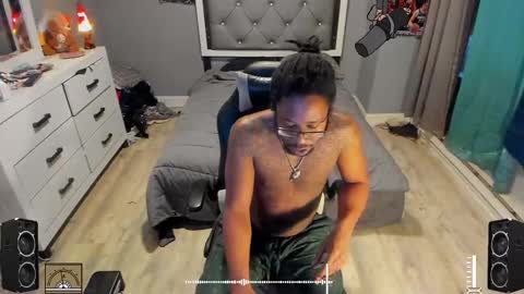 Plant Base Streamers From Pennsylvania online show from 02/01/25, 10:44