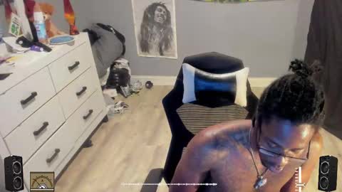 Plant Base Streamers From Pennsylvania online show from 09/21/25, 12:23