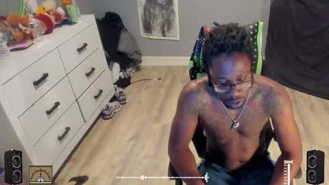 Plant Base Streamers From Pennsylvania online show from 10/01/25, 10:38