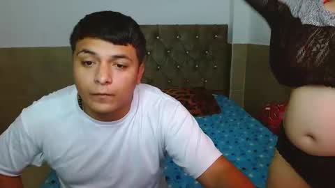Snapshot of black__and__whiite chatting on 10/22/25, 12:22 black__and__whiite online show from 10/22/25, 12:22