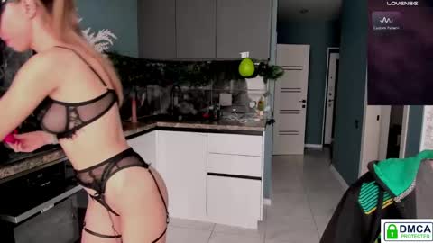 Mia and Rick online show from 04/05/26, 05:59