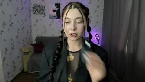 Snapshot of black_berry_bla_ck chatting on 05/21/26, 10:33 black_berry_bla_ck online show from 05/21/26, 10:33