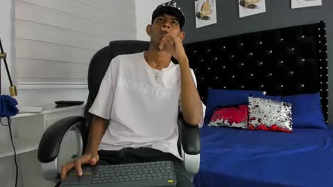 boy online show from 02/16/25, 02:09