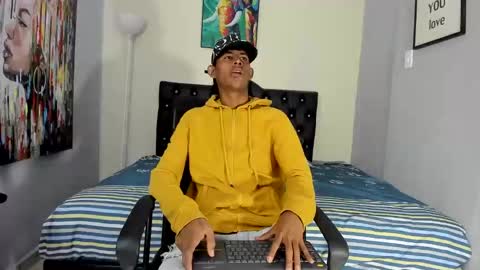 boy online show from 02/25/25, 02:36