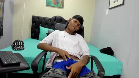 boy online show from 03/01/25, 02:04