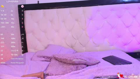 Snapshot of black_cryystal chatting on 01/29/25, 02:10 Crystal3 online show from 01/29/25, 02:10