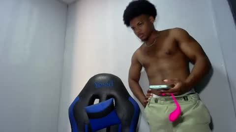 Snapshot of black_dicck chatting on 03/07/26, 05:43 tu morenito online show from 03/07/26, 05:43
