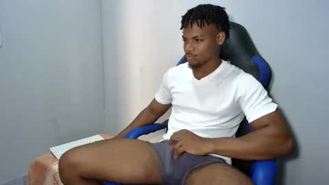 Snapshot of black_dicck chatting on 03/20/26, 07:19 tu morenito online show from 03/20/26, 07:19