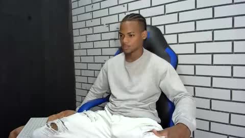 Snapshot of black_dicck chatting on 04/21/26, 02:45 tu morenito online show from 04/21/26, 02:45
