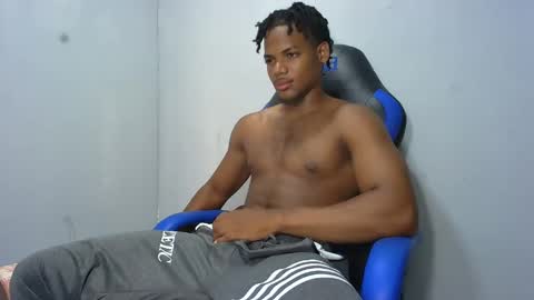 Snapshot of black_dicck chatting on 05/07/26, 04:45 tu morenito online show from 05/07/26, 04:45