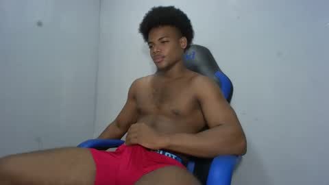 Snapshot of black_dicck chatting on 05/25/26, 04:13 tu morenito online show from 05/25/26, 04:13