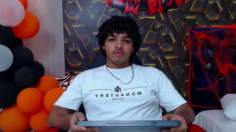 black_king_241 online show from 10/29/25, 02:36