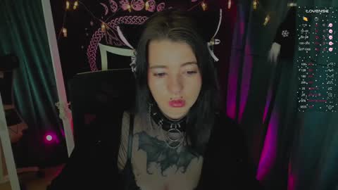 Snapshot of black_kittie_01 chatting on 12/15/24, 01:43 Black Kittie Wednesday - 1300 - 1900 GMT help me get 100 thumbs up online show from 12/15/24, 01:43