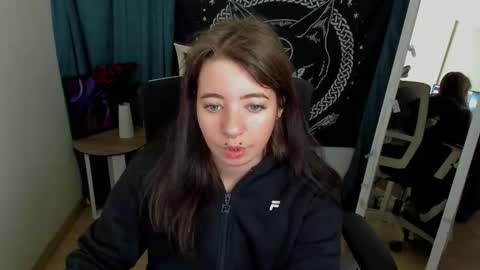 Snapshot of black_kittie_01 chatting on 09/18/25, 12:29 Black Kittie Wednesday - 1300 - 1900 GMT help me get 100 thumbs up online show from 09/18/25, 12:29