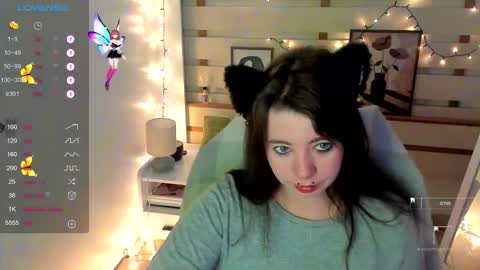Snapshot of black_kittie_01 chatting on 10/04/25, 06:11 Black Kittie Wednesday - 1300 - 1900 GMT help me get 100 thumbs up online show from 10/04/25, 06:11