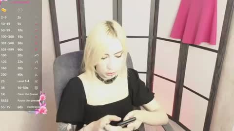 Snapshot of black_orchides chatting on 06/17/26, 08:17 Emily online show from 06/17/26, 08:17