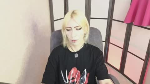 Snapshot of black_orchides chatting on 07/11/26, 08:39 Emily online show from 07/11/26, 08:39