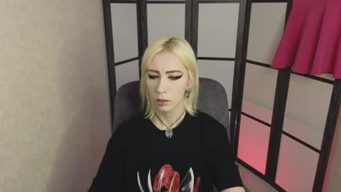 Snapshot of black_orchides chatting on 07/13/26, 08:17 Emily online show from 07/13/26, 08:17