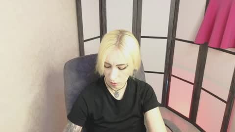 Snapshot of black_orchides chatting on 07/16/26, 08:42 Emily online show from 07/16/26, 08:42