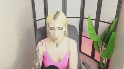 Snapshot of black_orchides chatting on 07/19/26, 10:52 Emily online show from 07/19/26, 10:52
