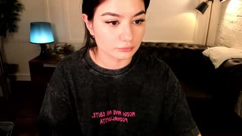 Mon Mon online show from 09/19/25, 02:46