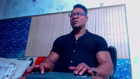 duglas online show from 04/12/26, 08:03