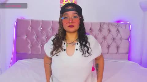 Tara online show from 02/18/26, 01:56