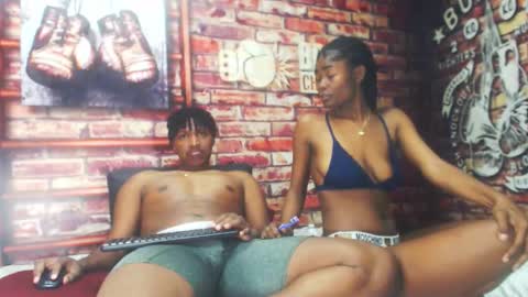 Snapshot of blackandaxel2 chatting on 02/02/26, 10:52 BlackAndAxel online show from 02/02/26, 10:52